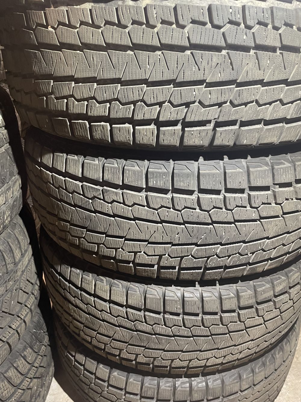 Yokohama IceGuard G075 235/55/20 - Pneu d'hiver usagé