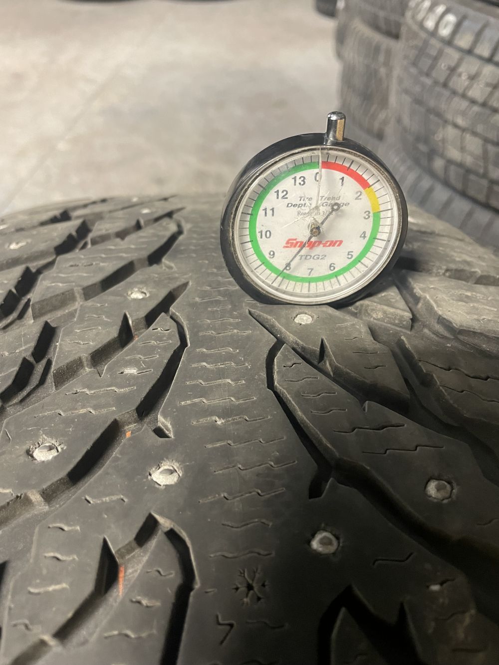 Nokian (Clouté) Hakkapeliita 9 SUV 275/55/20 - Pneu d'hiver usagé