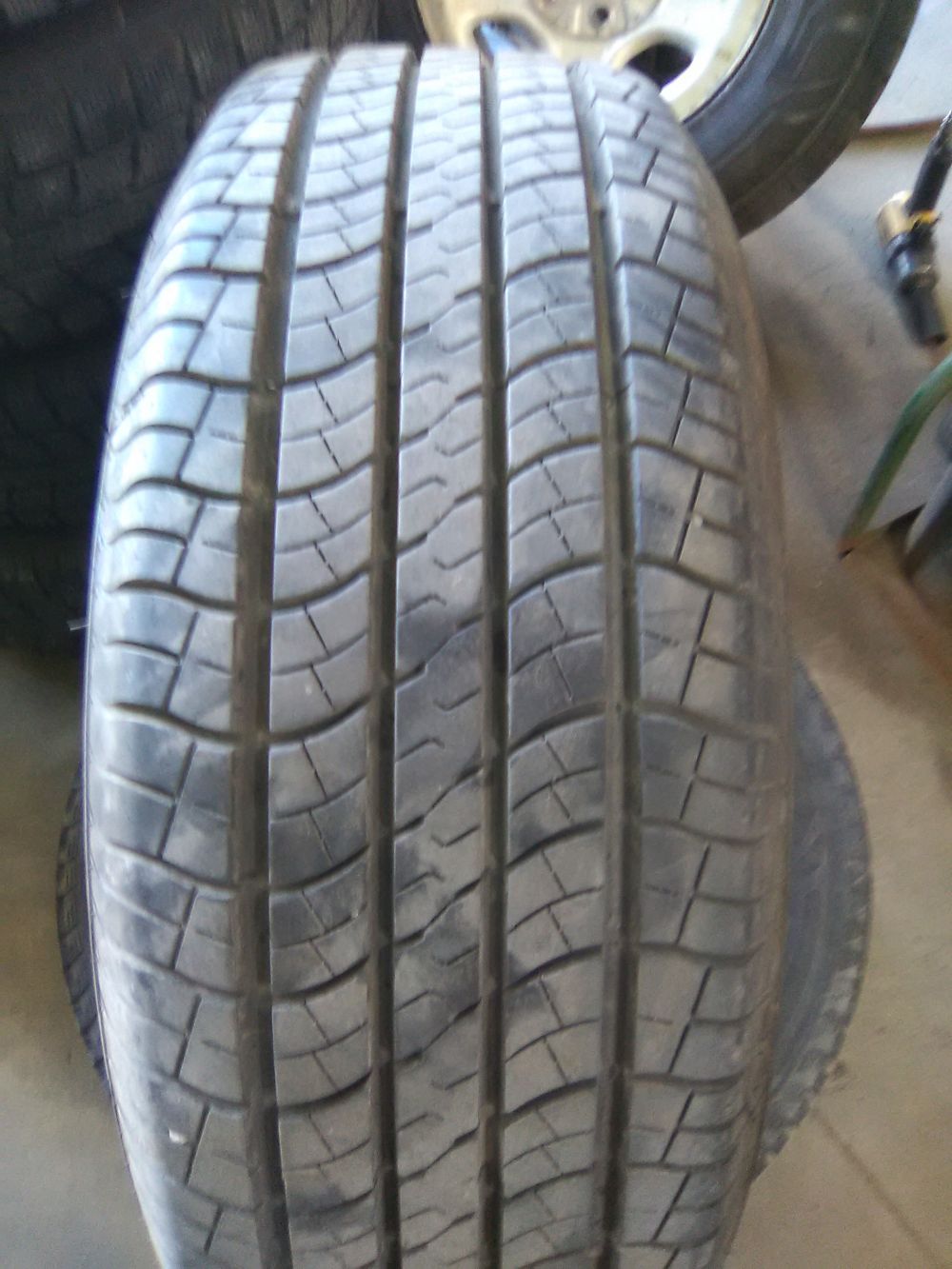 Rovelo Road quest H\T 245/70/16 - Pneu d’été usagé Rovelo