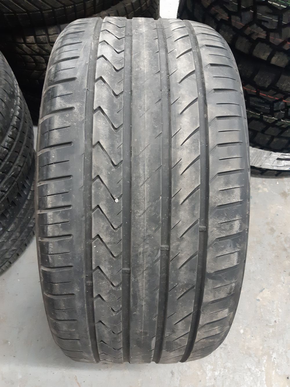 Lexani LX-Twenty 305/35/22 - Pneu d'été usagé