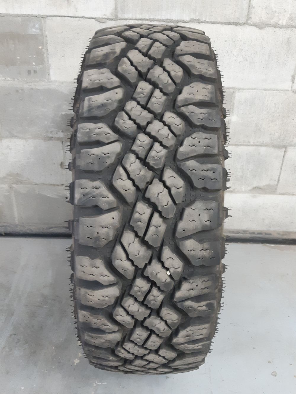 Goodyear Duratrac Wrangler 265/70/17 - Pneu 4 saisons homologué hiver usagé