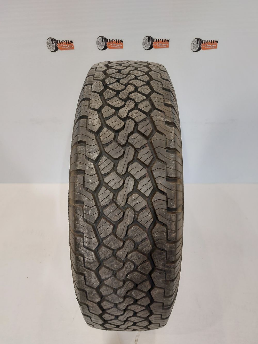 BFgoodrich Rugged Trail T/A 245/75/17 - Pneu d'été usagé