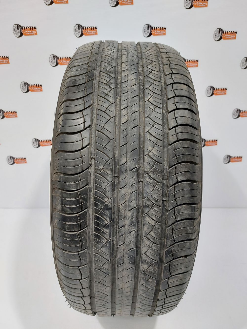 Michelin Latitude TOUR HP 255/50/20 - Pneu d'été usagé