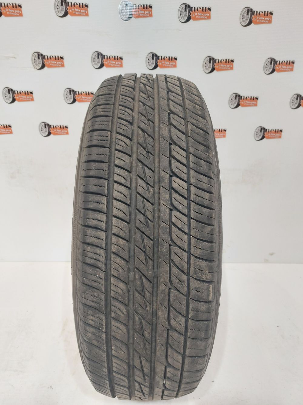 Toyo Tourevo LS 215/65/17 - Pneu d'été usagé