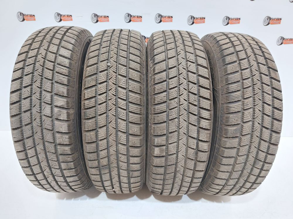Goodyear WinterCommand 215/65/17 - Pneu d'hiver usagé