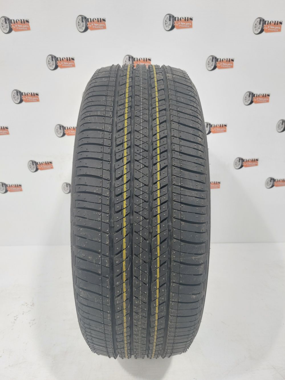 Bridgestone Ecopia H/L 422 Plus 225/55/18 - Pneu d'été usagé