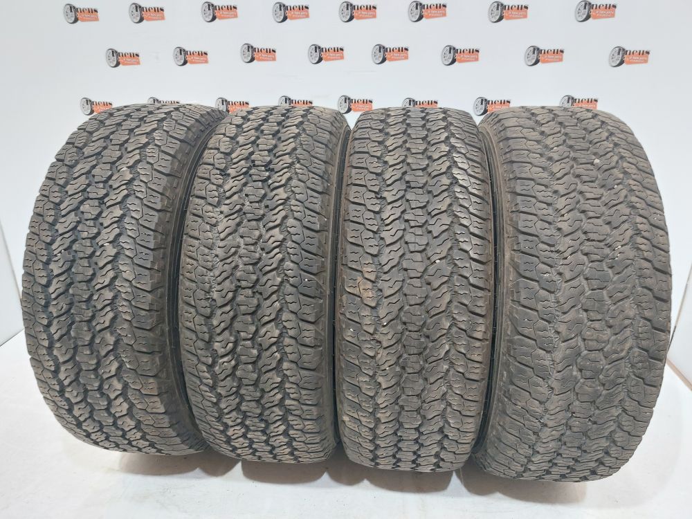 Goodyear Wrangler All-Terrain Adventure 255/65/17 - Pneu d'été usagé
