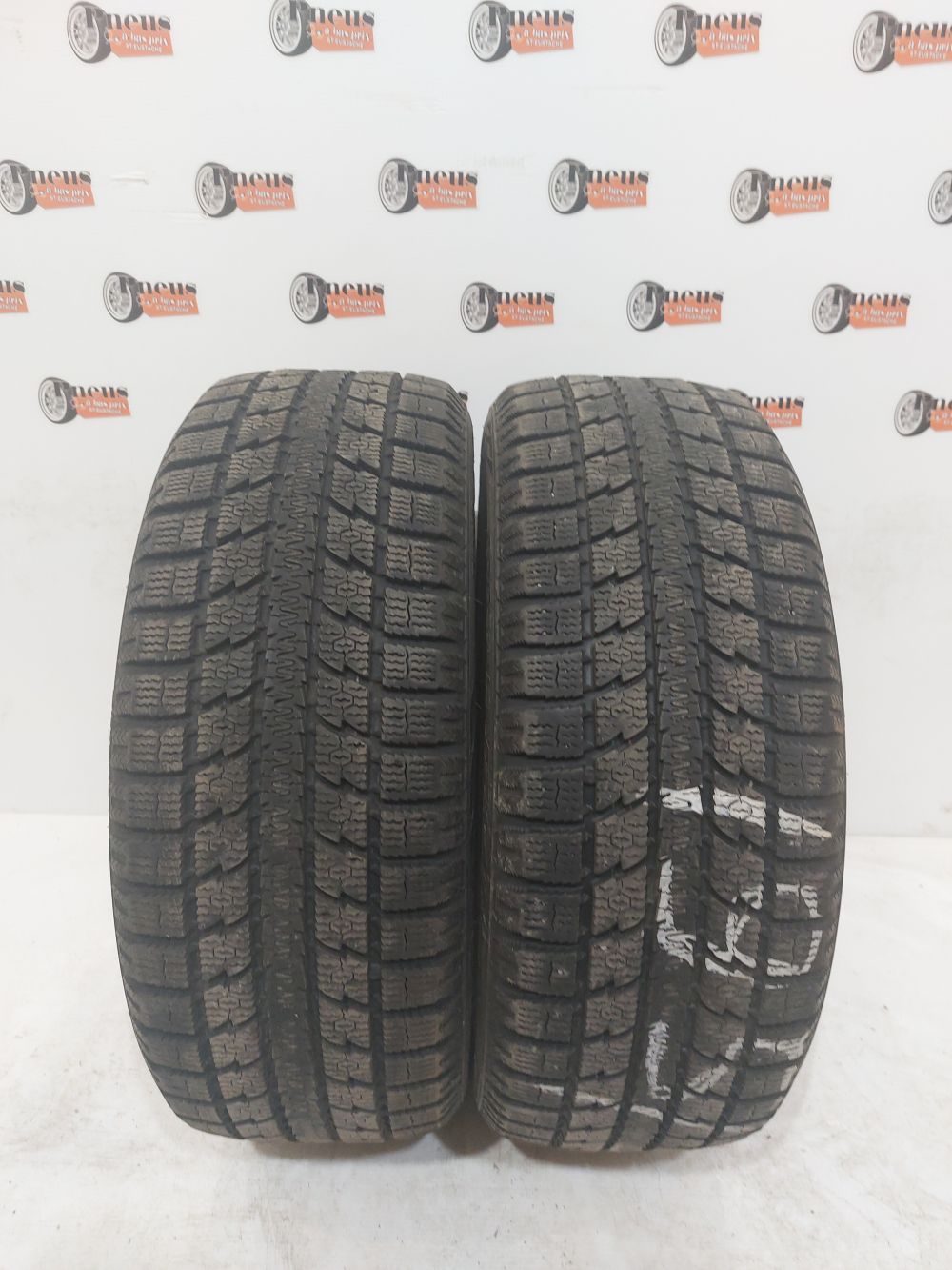 Toyo Observe GSi-5 195/50/16 - Pneu d'hiver usagé