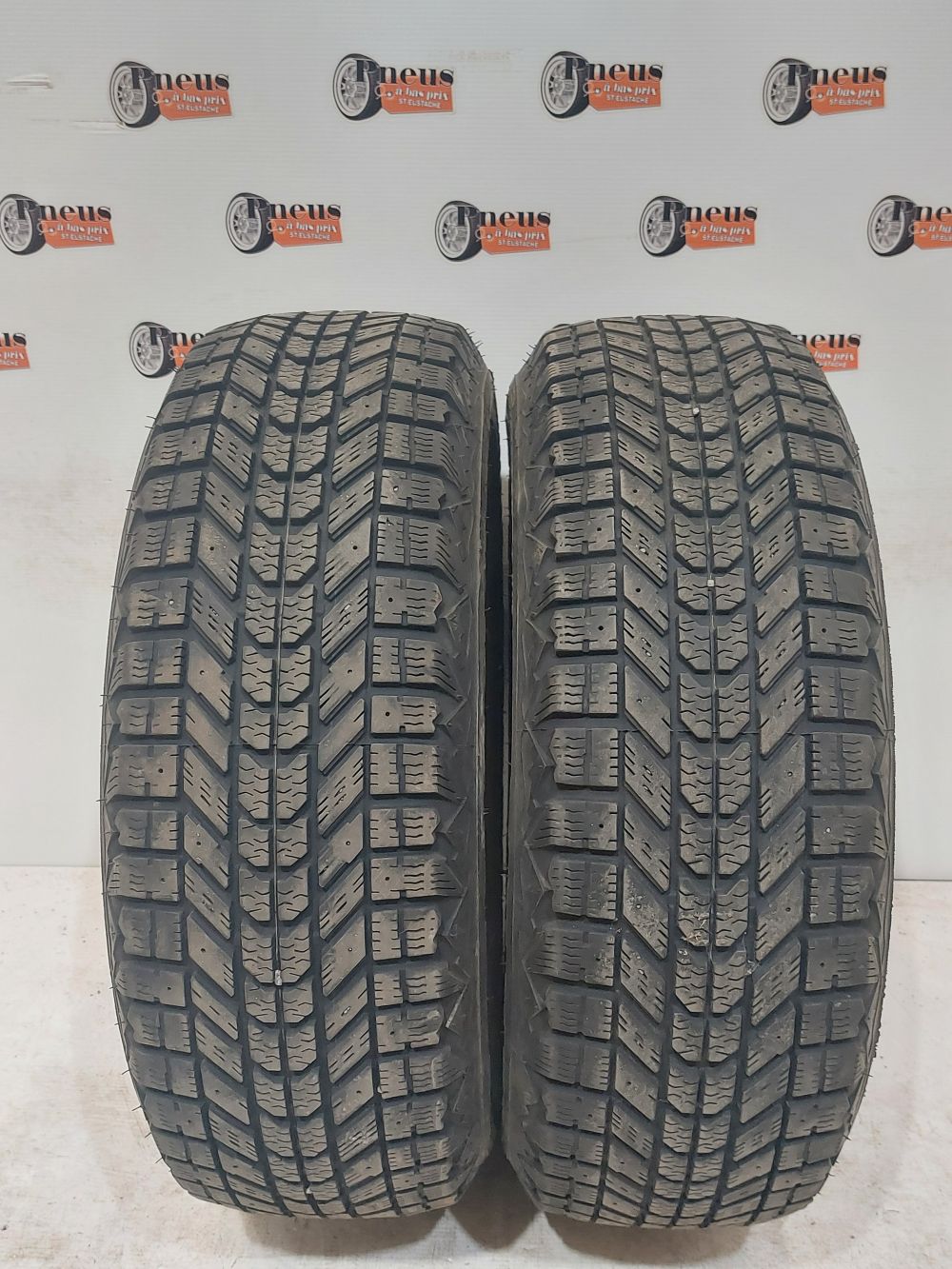 Firestone Winterforce 195/60/15 - Pneu d'hiver usagé