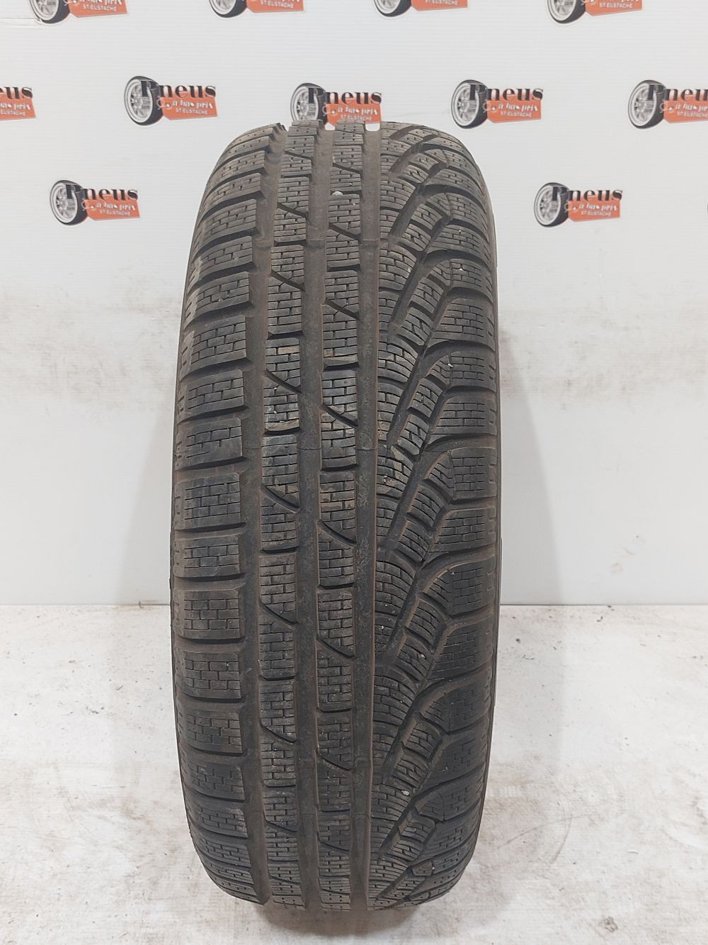 Pirelli Sottozero W 210 Serie 2 215/60/16 - Pneu d'hiver usagé