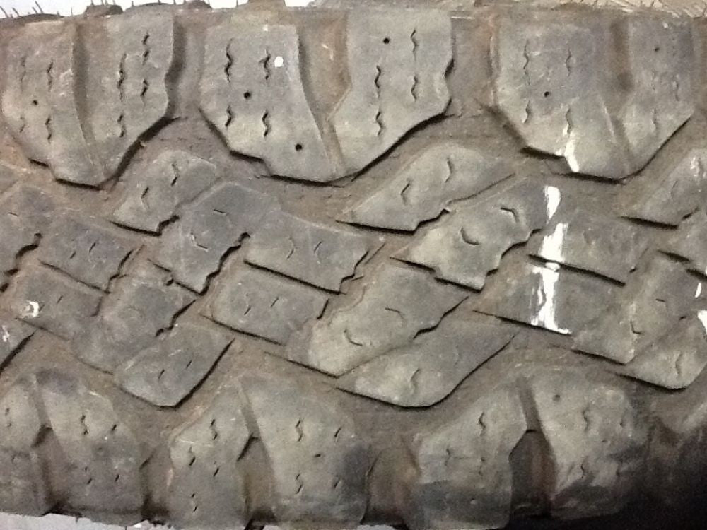 Goodyear Wrangler Duratrac 245/75/17 - Pneu d’été usagé