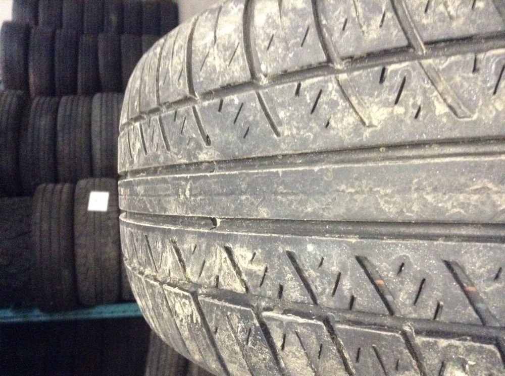 Motomaster AW 2 185/60/15 - Pneu d’été usagé Motomaster AW 2