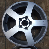 Roue en aluminium usagée R Silver / Dimensions : 16x7.5 / Boulons : 5x108mm