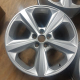 Roue en aluminium usagée Inconnue Silver / Dimensions : 18x8 / Boulons : 5x108mm