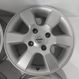 Roue en aluminium usagée Nissan Silver / Dimensions : 15x5 / Boulons : 4x114.3mm