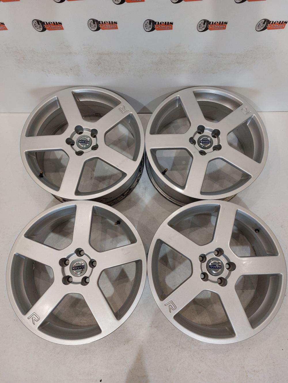 Pour Audi A3 A4 A6 TT 16 Capuchon Cache Écrou Boulon Roue Outill 4 Clef Gris e Pour Audi A3 A4 A6 TT 16 Capuchon Cache Écrou Boulon Roue Outill 4 Clef Gris e