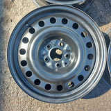Roue en acier usagée RTX X47567 / Dimensions : 17x7 / Boulons : 5x114.3mm5x4.5po